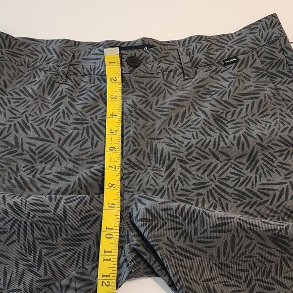 New Travis Mathew men size 34  athleisure golf shorts gray Power Lounging - Picture 10 of 14